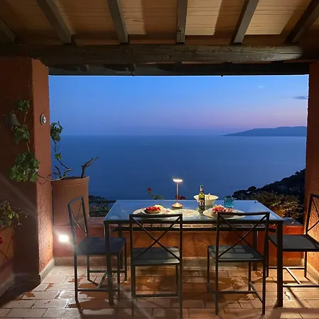 La Terrazza Sul Mare 蒙泰亚尔真塔廖